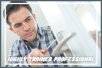 Lock Locksmith Tech Portland, OR 503-716-1477